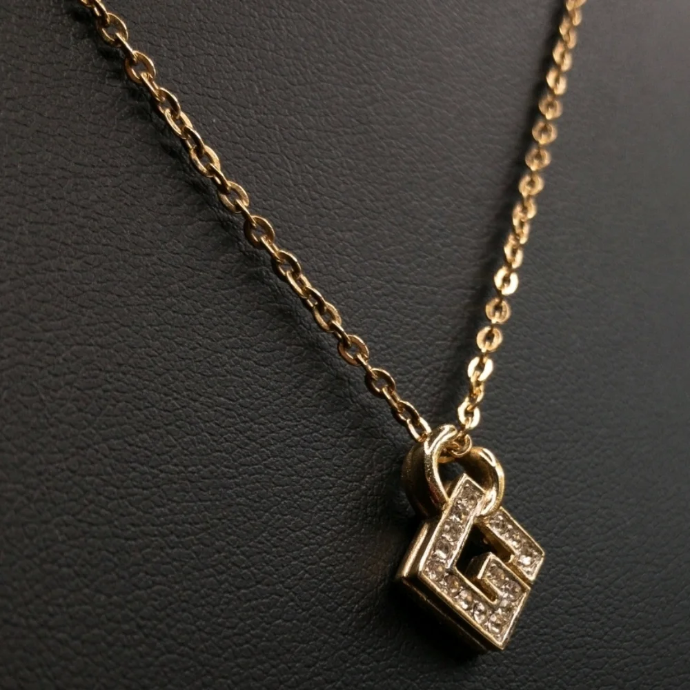 Givenchy truly iconic