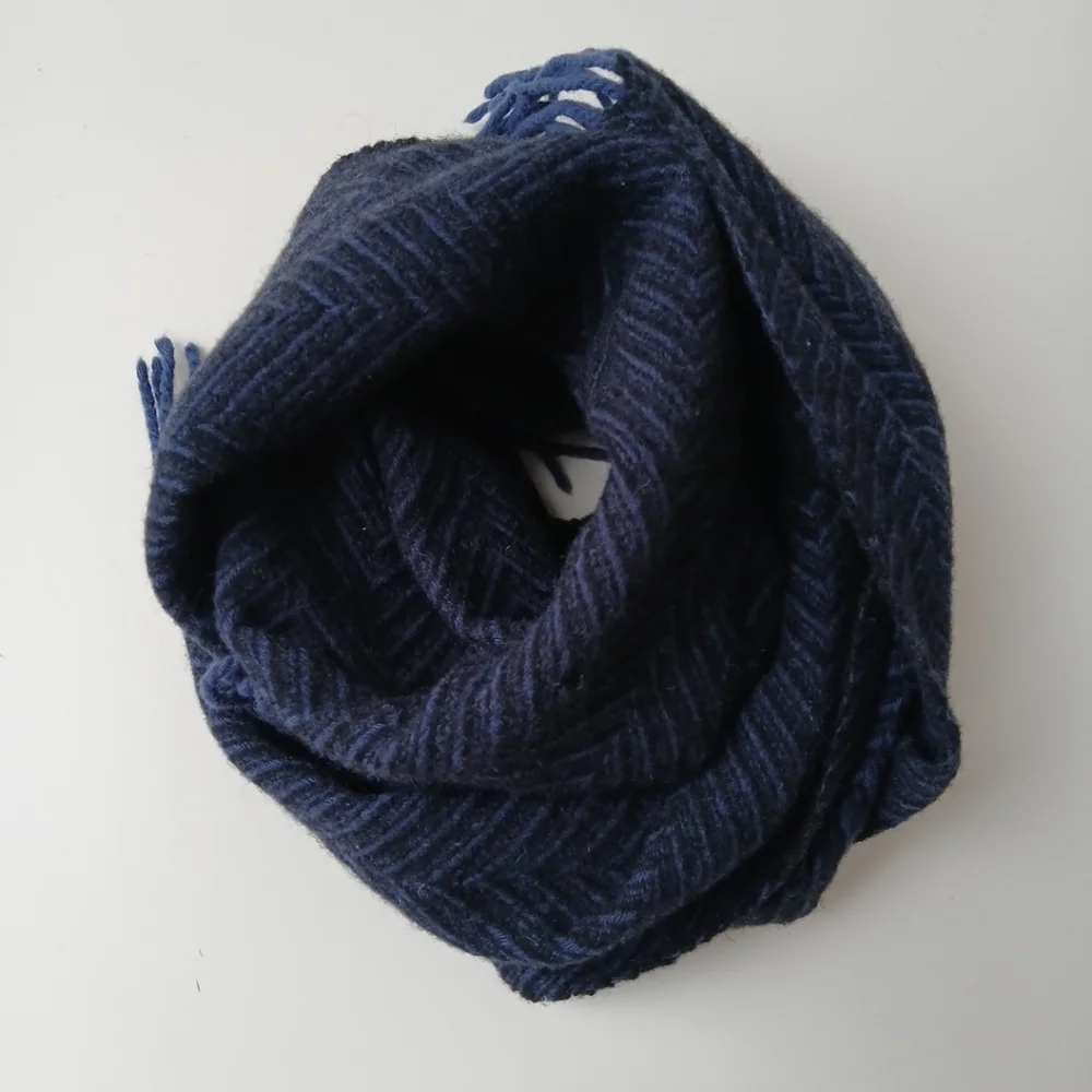 Carraig Donn 100% Wool Scarf Navy Blue Rectangle Men's