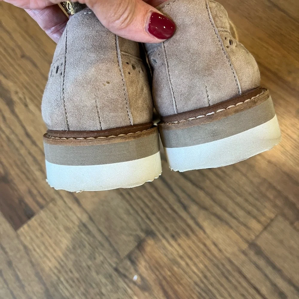 Charles David women’s tan