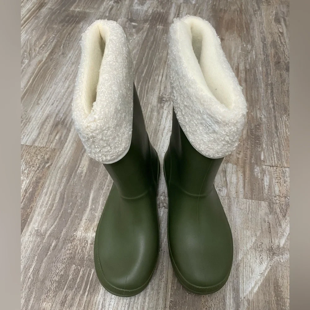 N/A stylish green