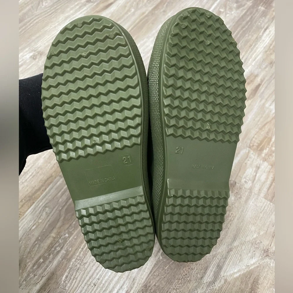 N/A stylish green
