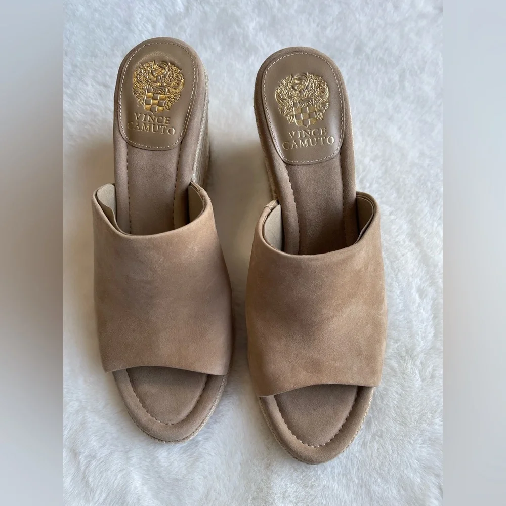 Vince Camuto step into