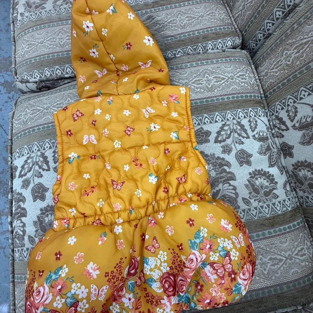 Little Lass charming yellow