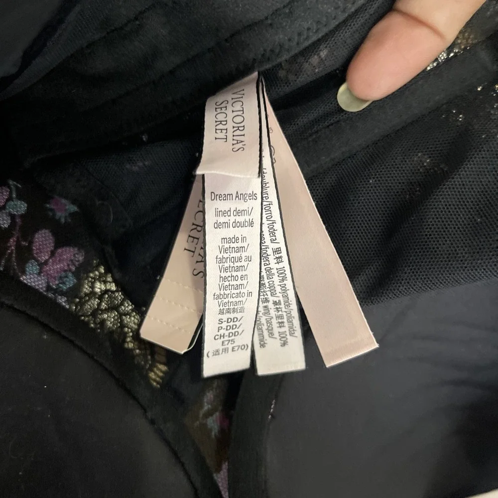 Victorias Secret details department