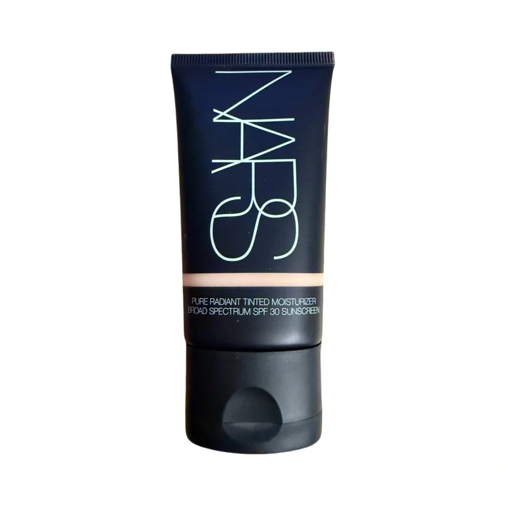 NARS Pure Radiant Tinted Moisturizer - Finland