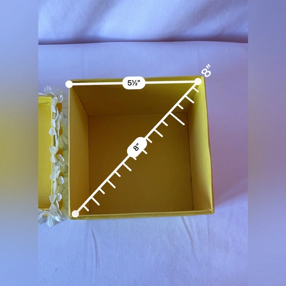 Vintage Daisies Flower Yellow Satin Box 🤍🌼🌿