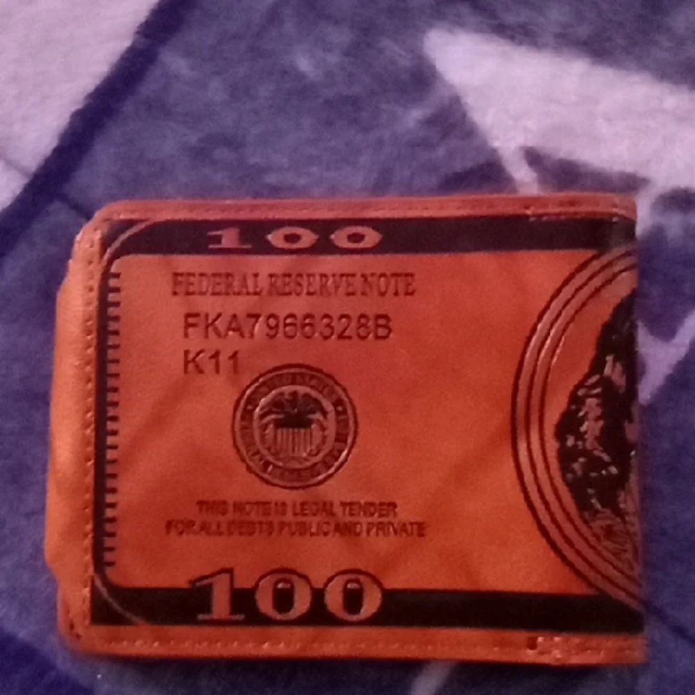100 Dollar Wallet elevate your