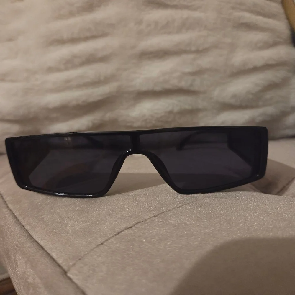 Women's Unbranded Black Shield Sunglasses One Size