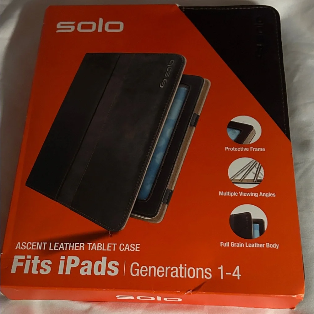 Solo Black Leather Tablet Case for iPads