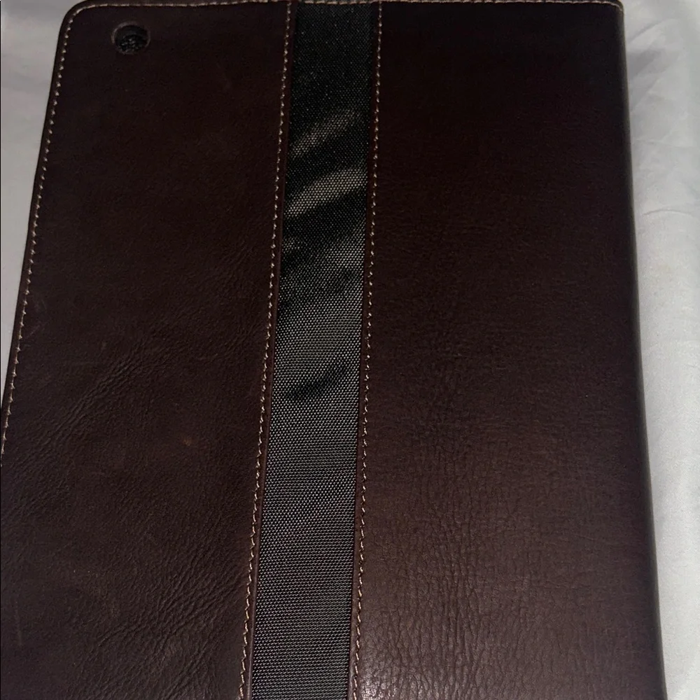 solo sleek leather