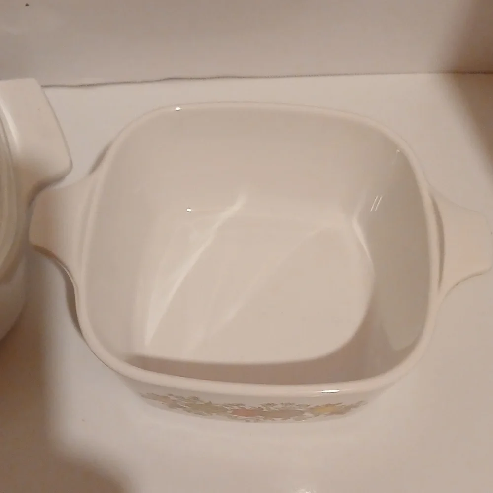 Corningware Pyrex Spice Of Life White Casserole Dish with Floral Design