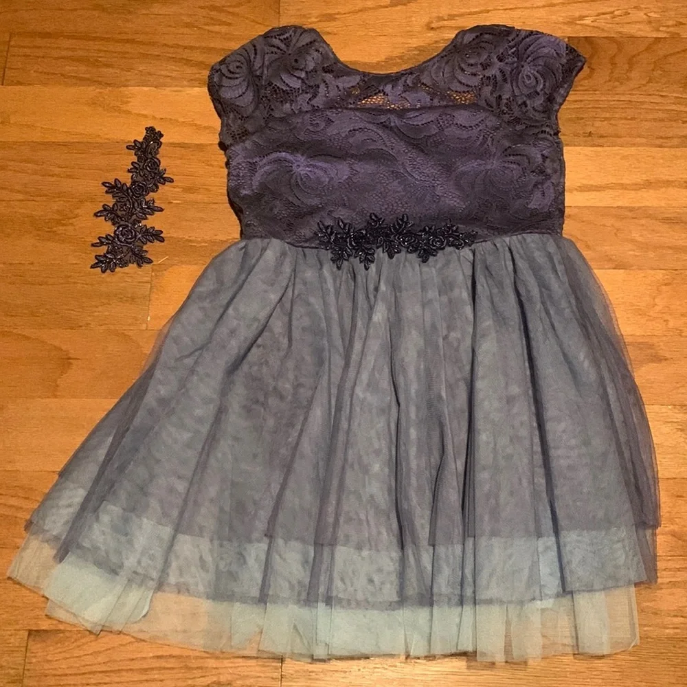 Weissman Costume with hair‎ accessory. Size XLC.