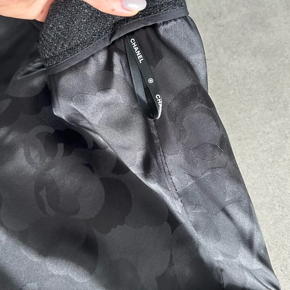 refined black