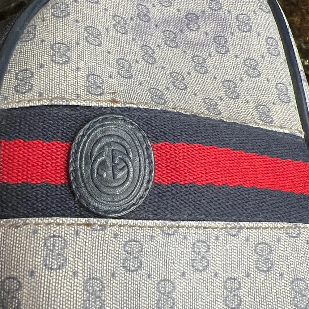 Gucci serial different visible