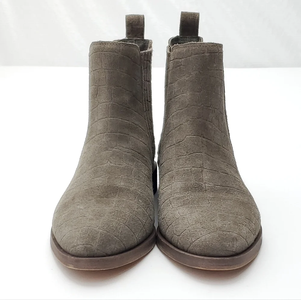 Vince Camuto like new