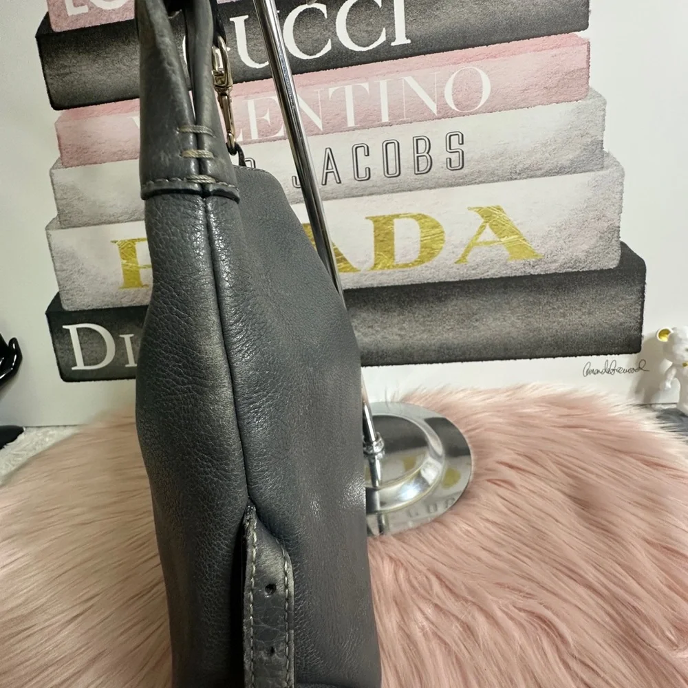Dooney & Bourke pics perfect sleek