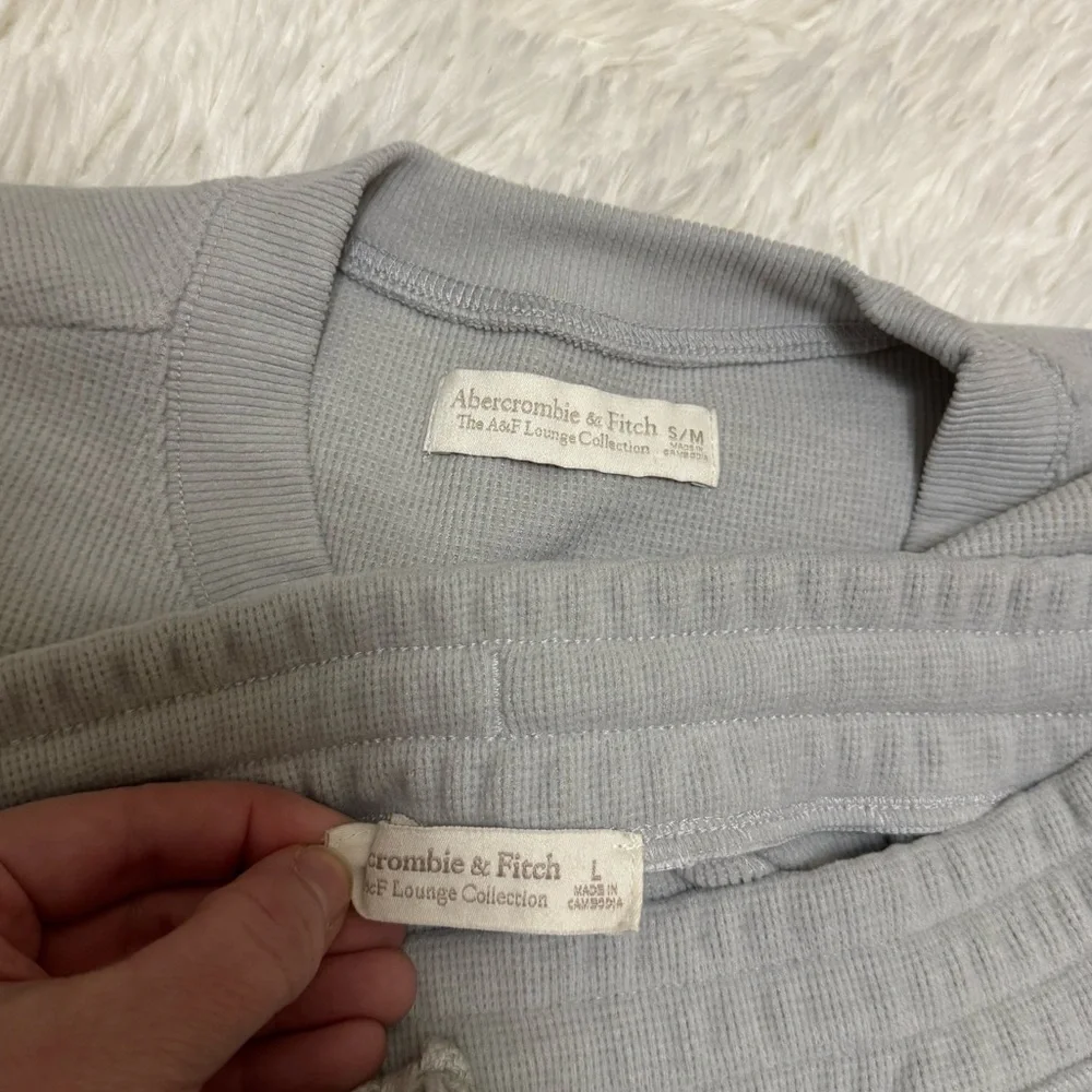 Abercrombie & Fitch soft light