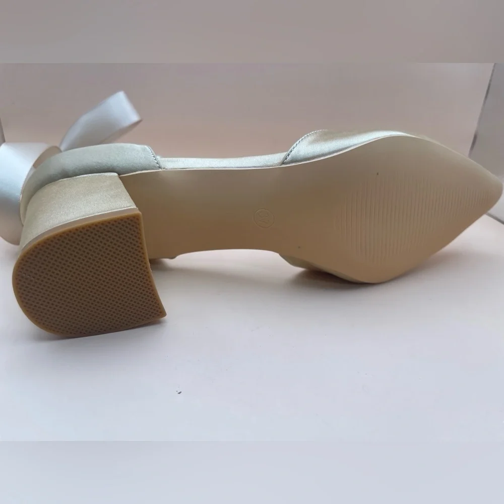 N/A elegant champagne