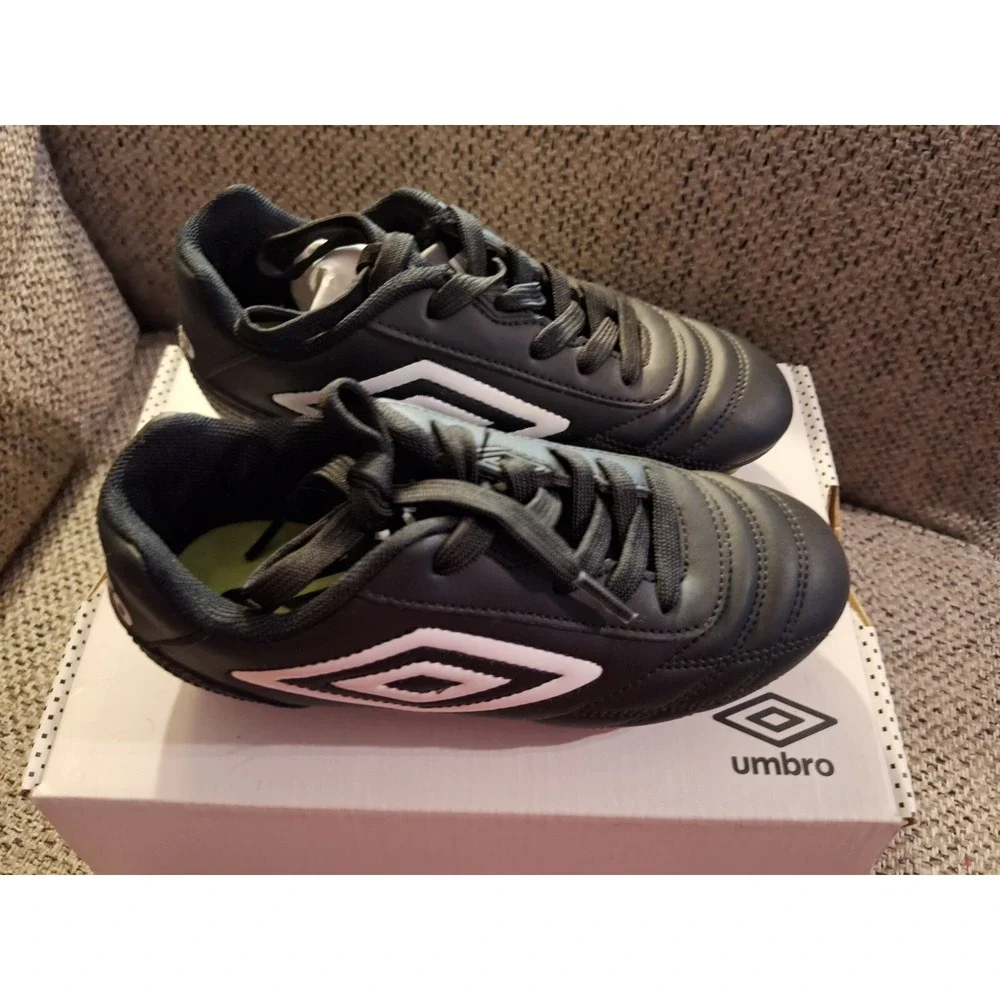 UMBRO Finale Soccer YOUTH‎ SIZE 12 BLACK / WHITE / GREEN NEW FAST