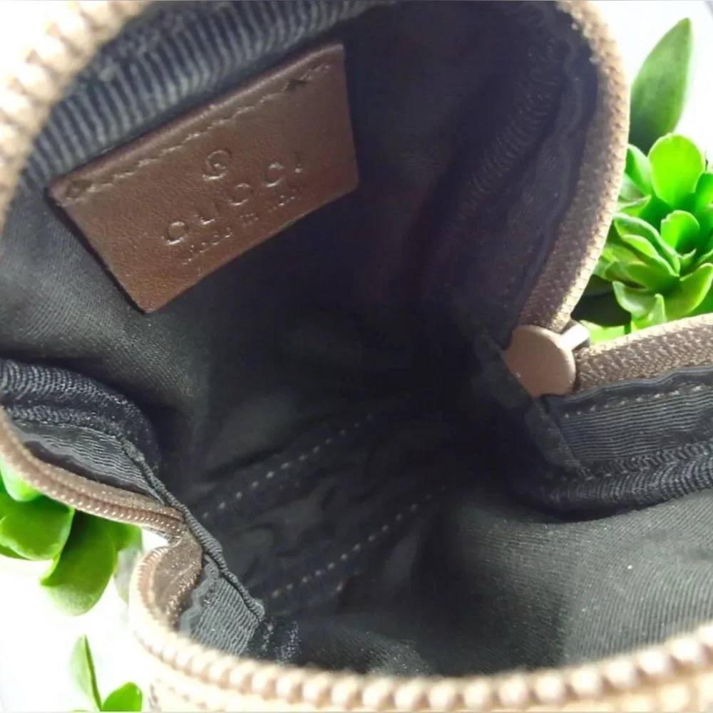 Gucci pre owned