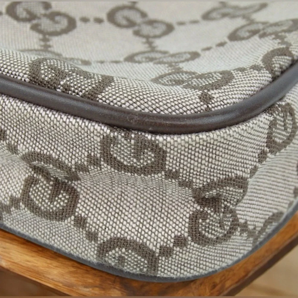 Gucci pre owned