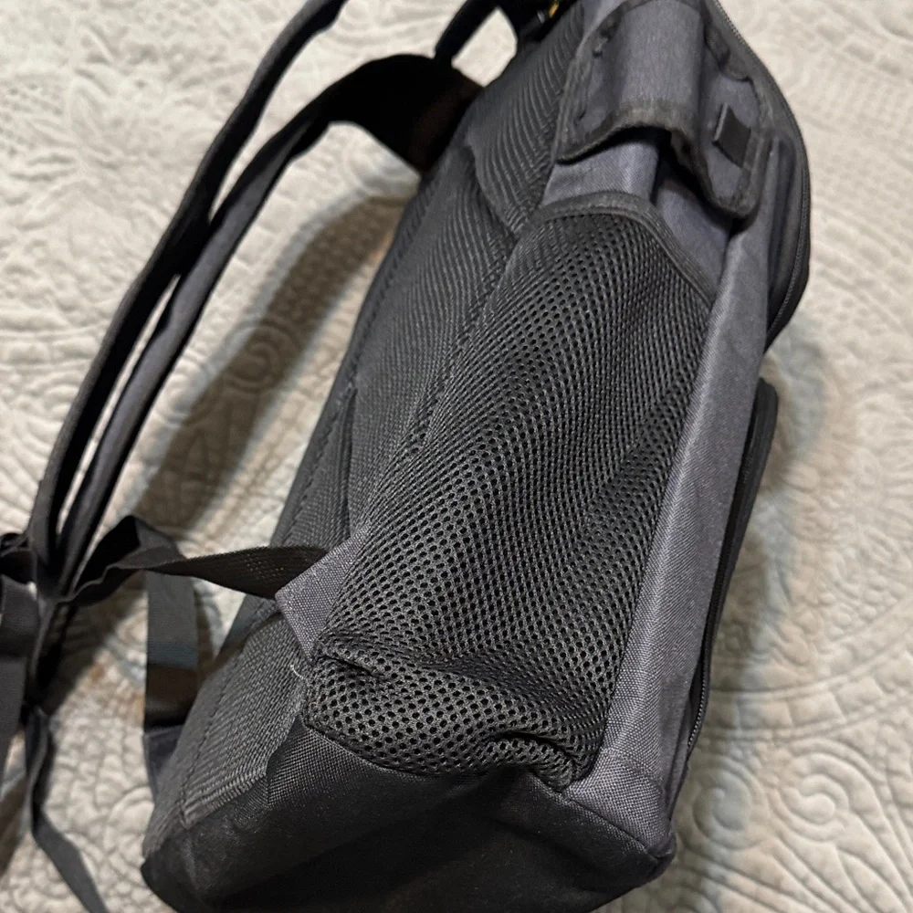 Eastsport gray backpack