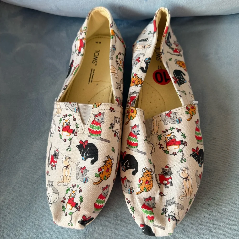 Toms Belmont Light Grey Holiday Cat Print Flats Size 10