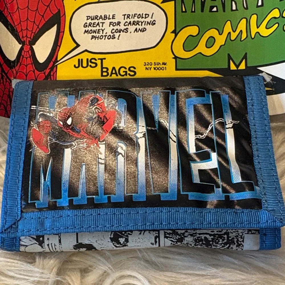 Marvel durable trifold
