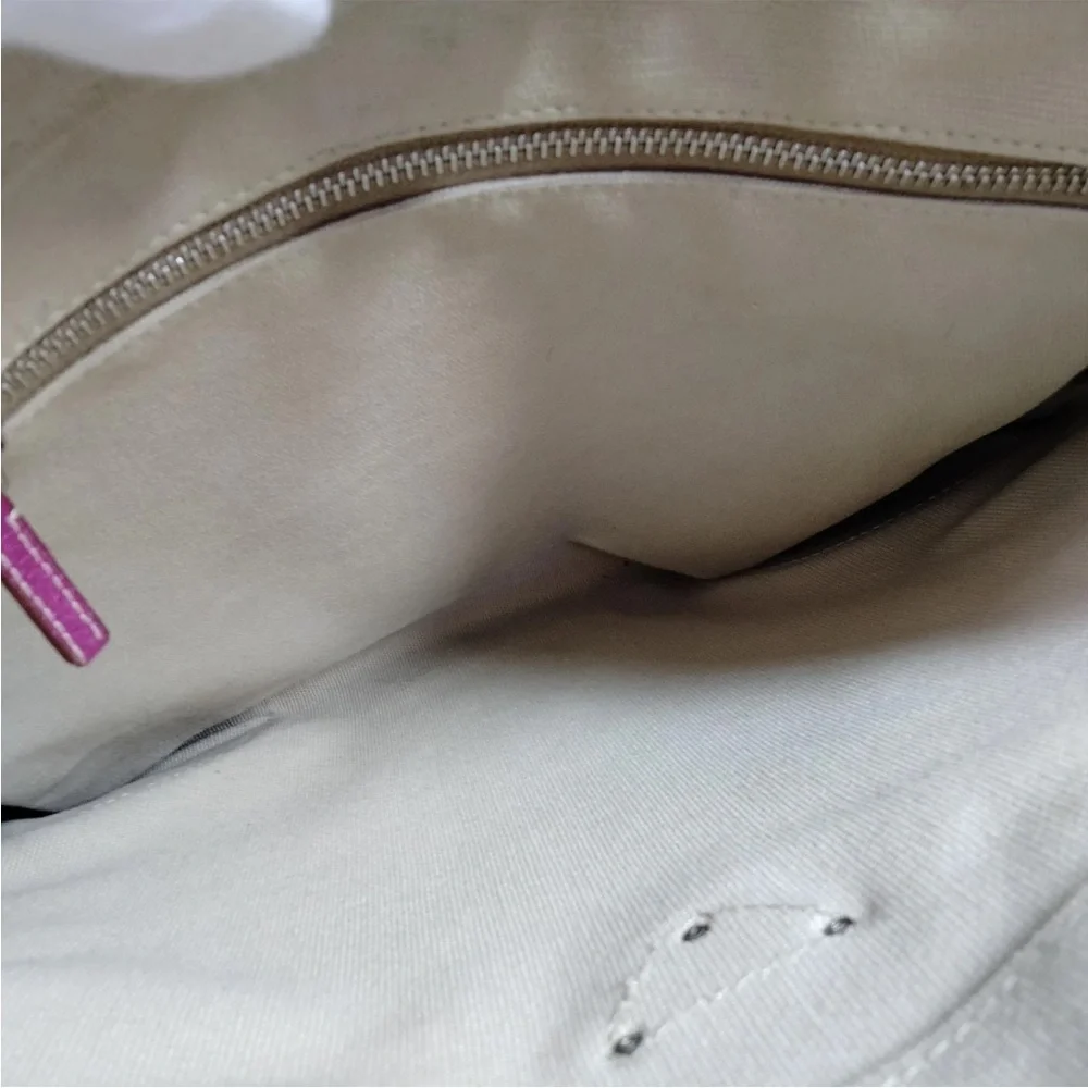 prada tote