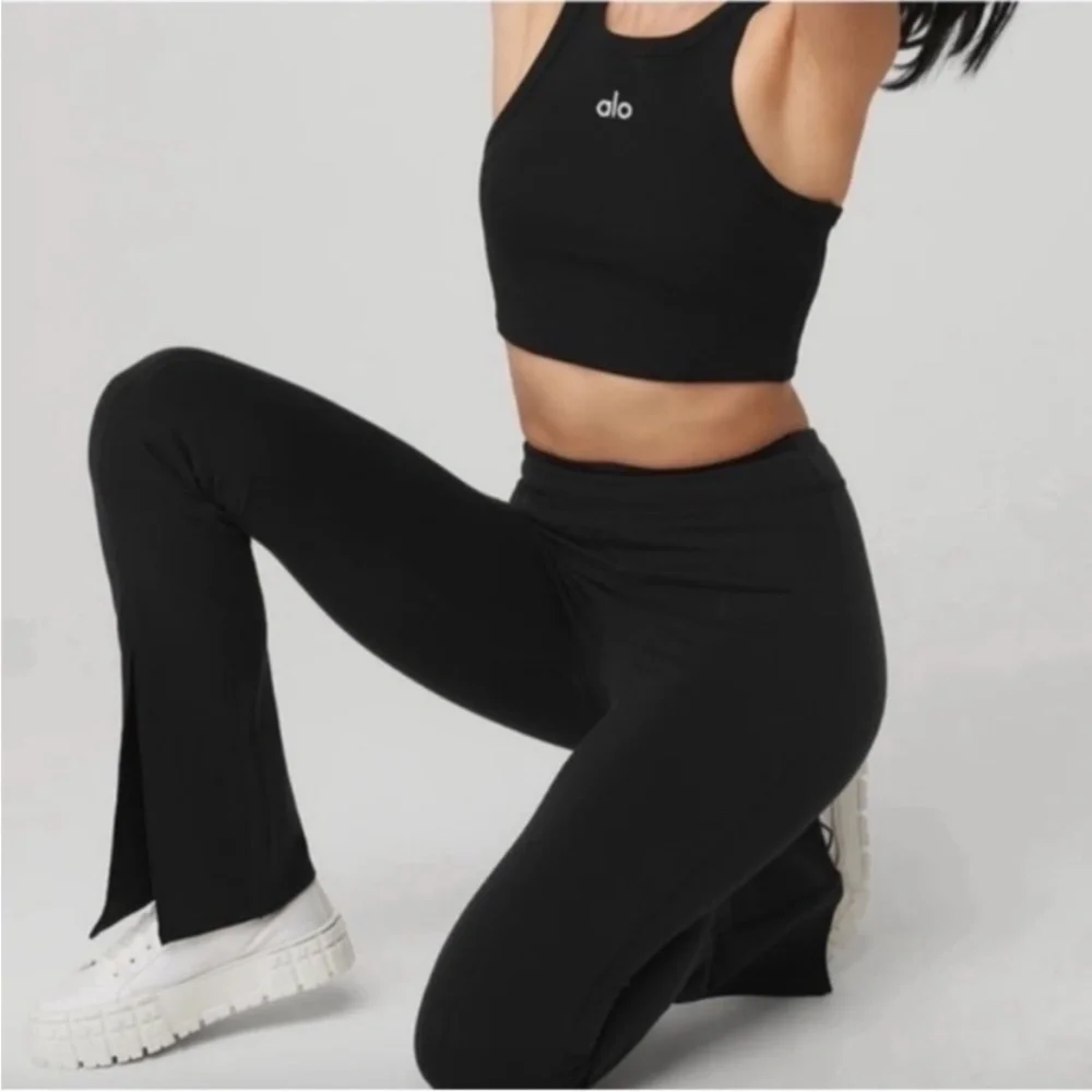 ALO Airbrush High-Waist Flutter Leggings black