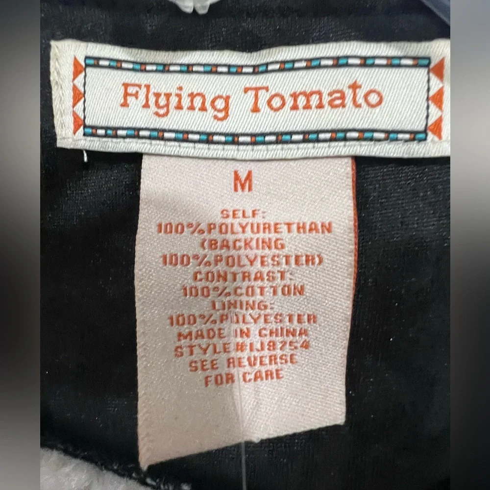 Flying Tomato stay cozy