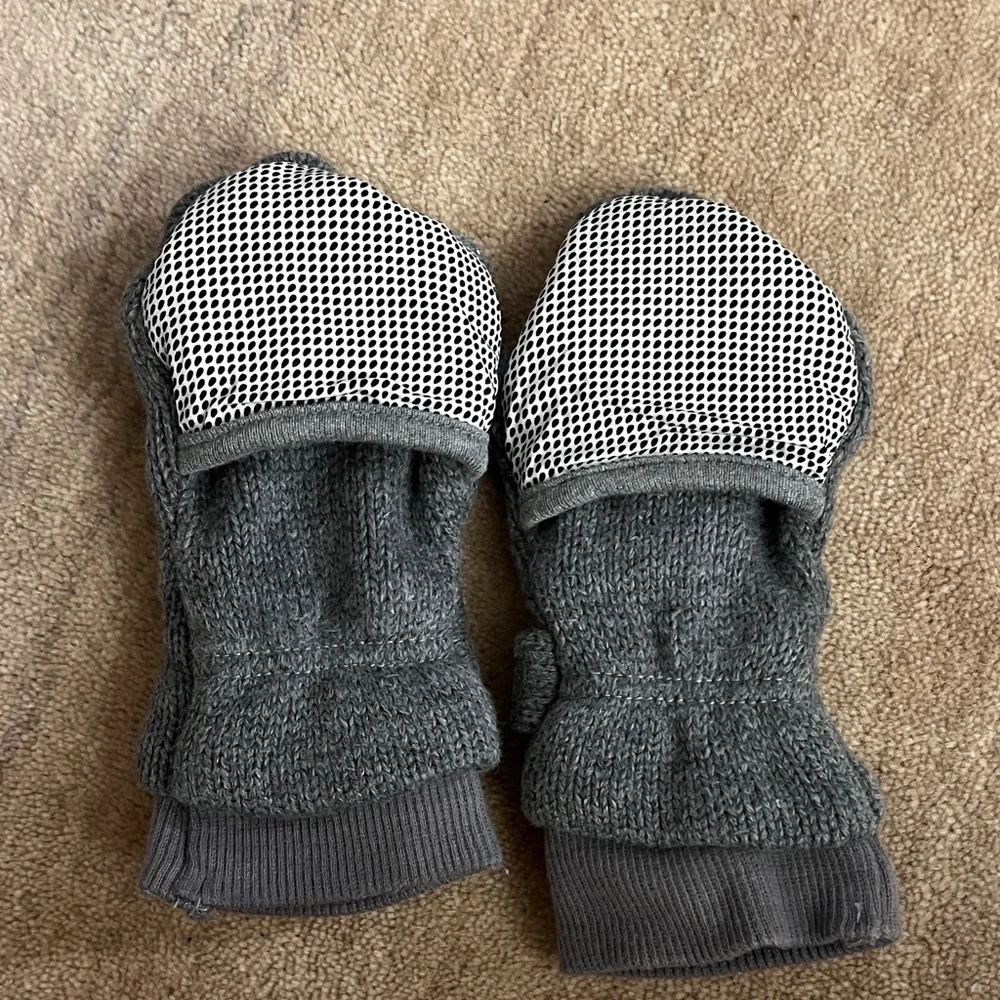 Goumi cozy gray