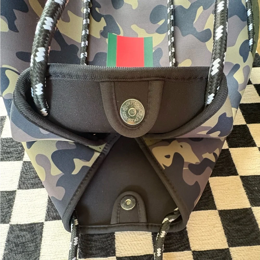 N/A pouch all details