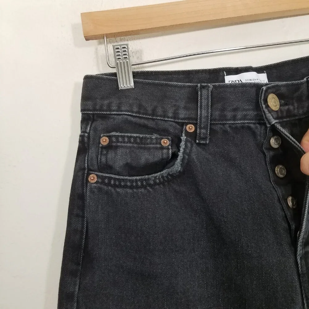 Zara High Rise Straight Jeans Black Size 4