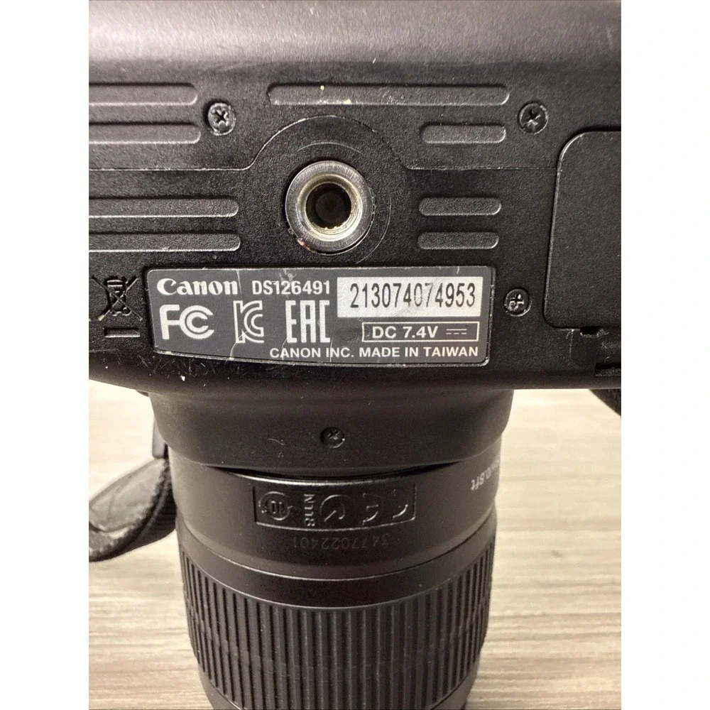 Canon EOS 1200D 18MP Digital SLR Camera EF-S 18-55mm‎ III lens, 32gb Sd Card