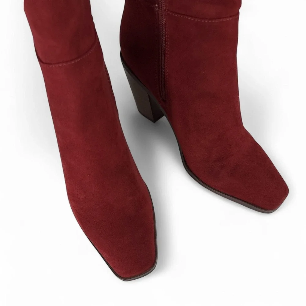 Jessica Simpson measurements heel