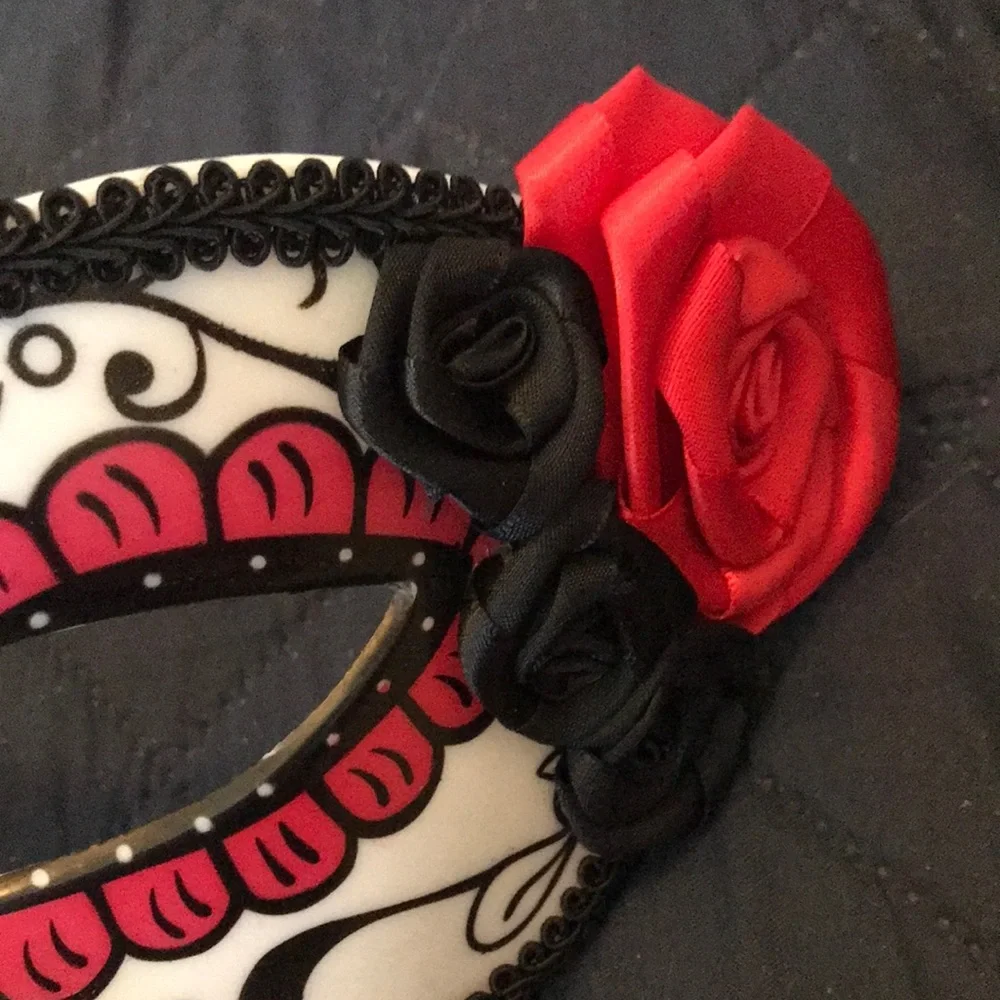 🌸Day of the Dead Sugar Skull Eye Mask - Red and Black
