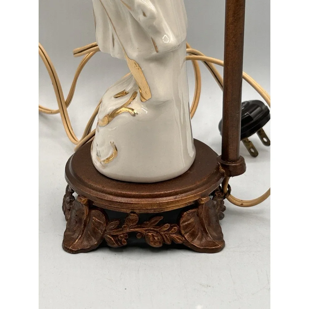 The Unbranded Brand vintage colonial