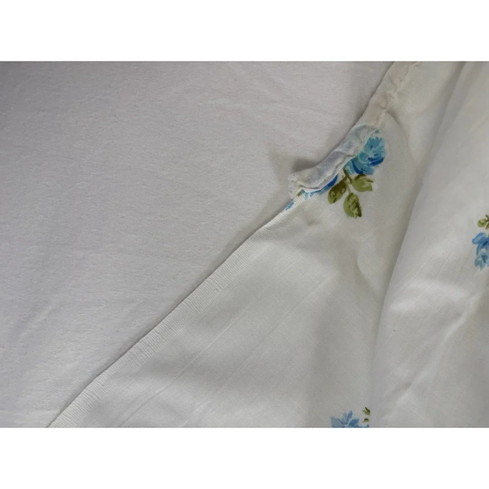 Vtg. The Treasury Blue White Floral Fitted Vtg Sheet Double 72x84 Cottage Flower