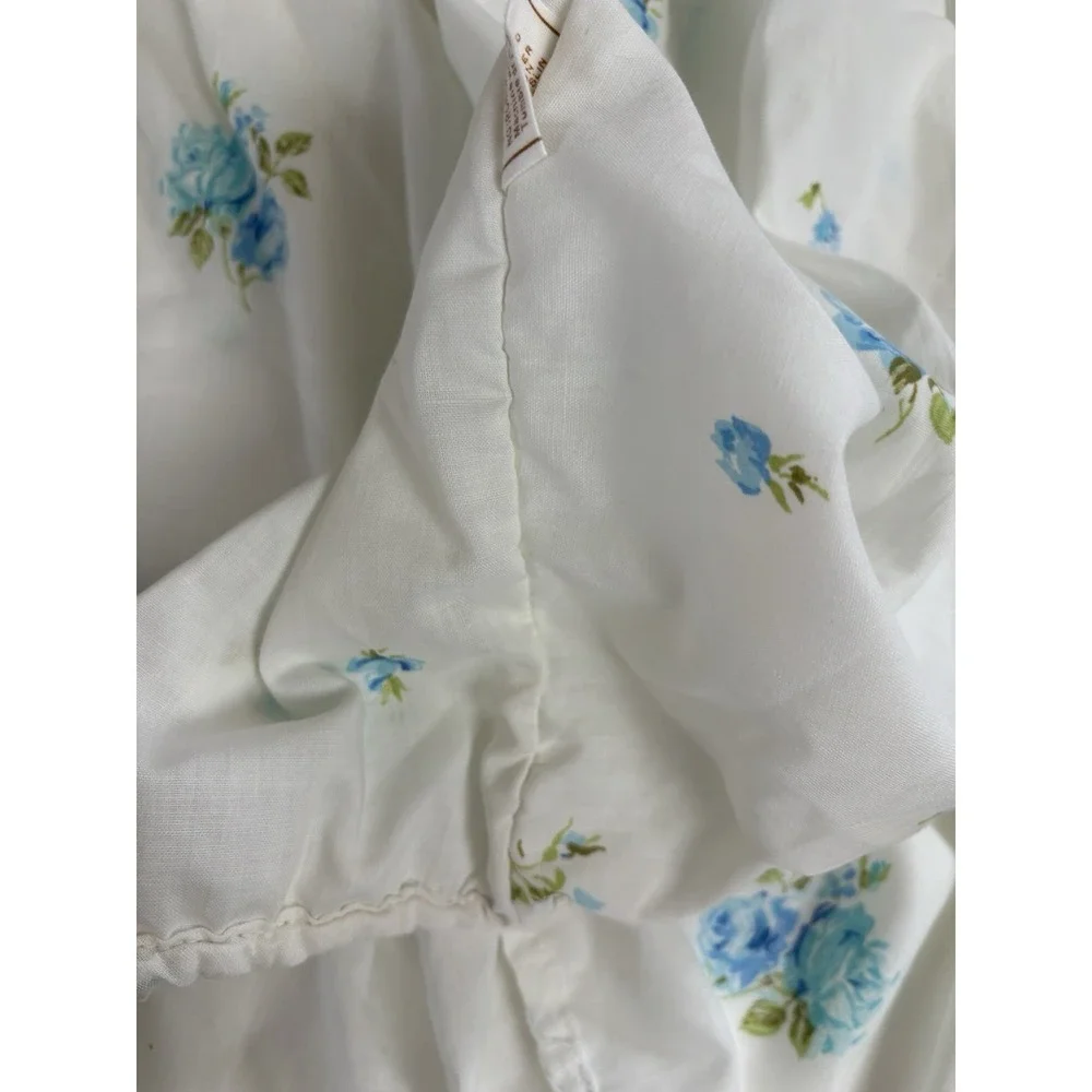 Vtg. The Treasury Blue White Floral Fitted Vtg Sheet Double 72x84 Cottage Flower