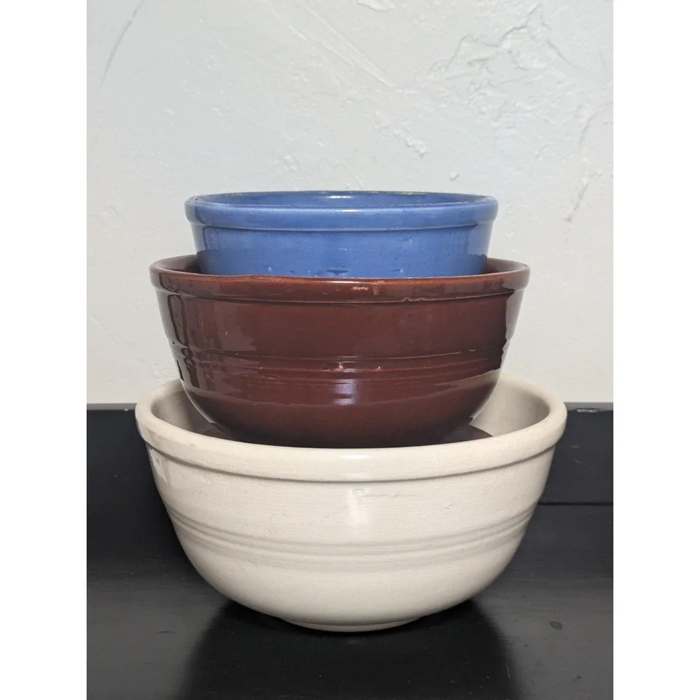 Vintage Sevilla USA Nesting Ringed Mixing Bowls Set of 3 White Brown and‎ Blue
