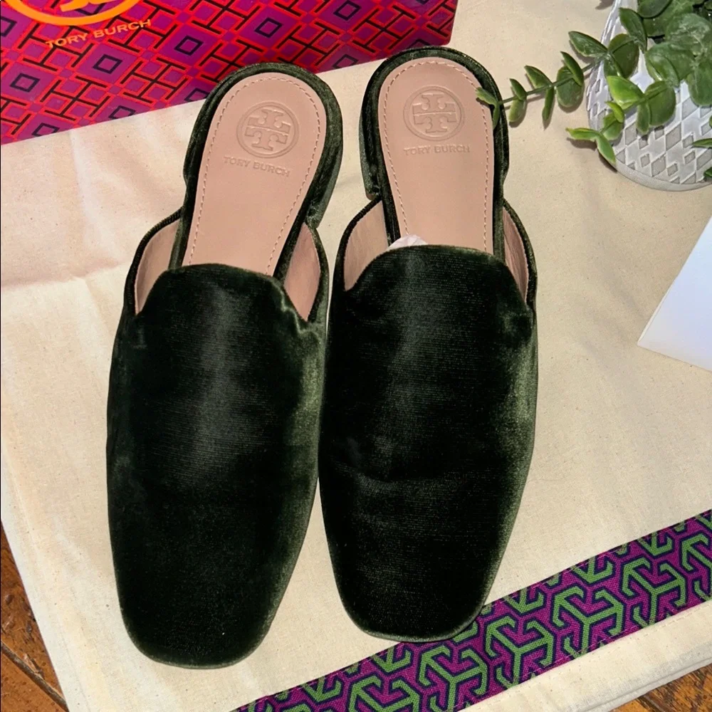 Tory Burch chic dark