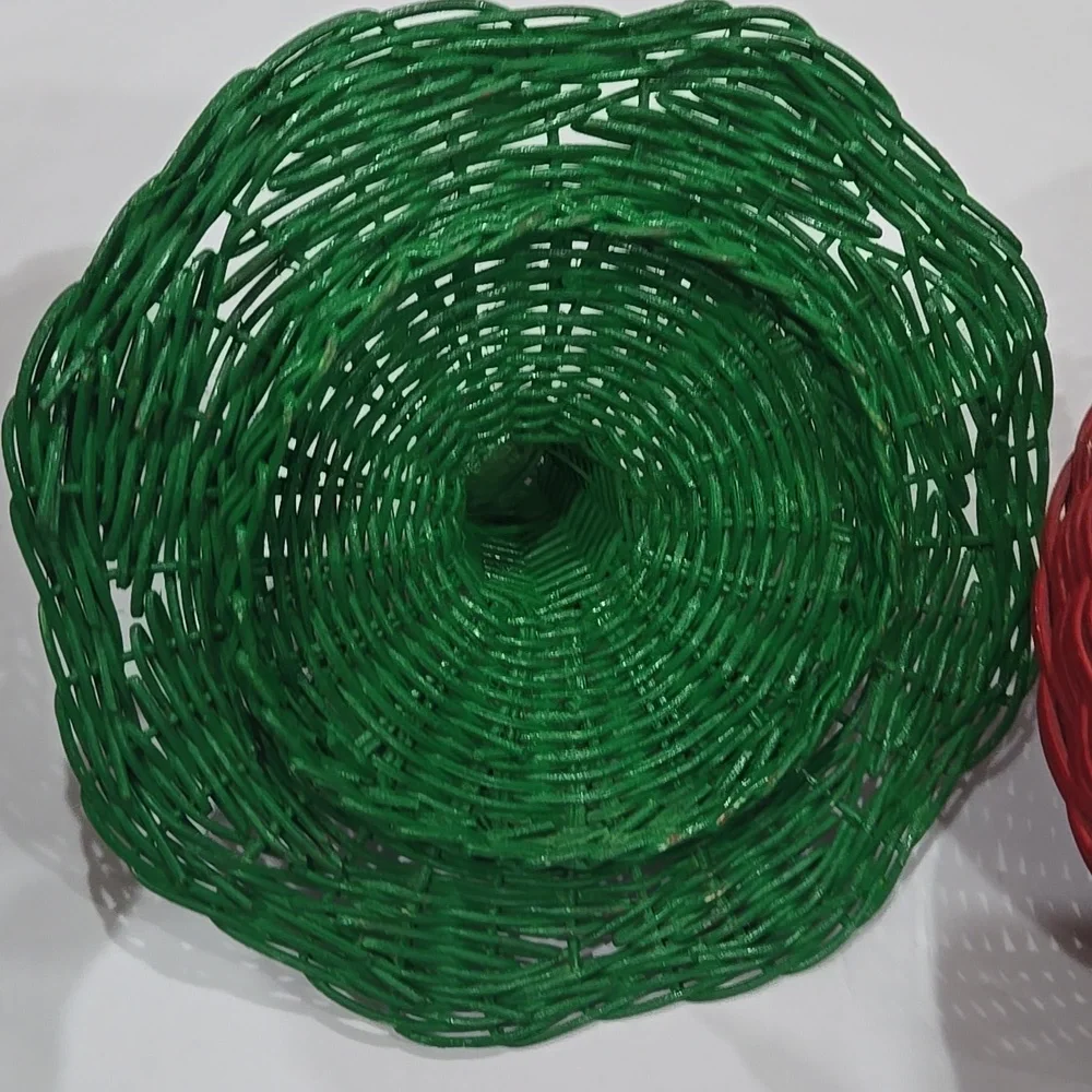 Vintage storing lid basket