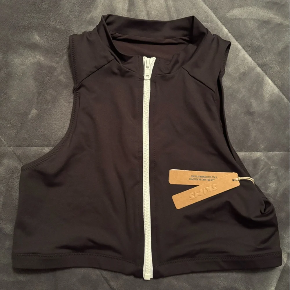 SKIMS chic sporty