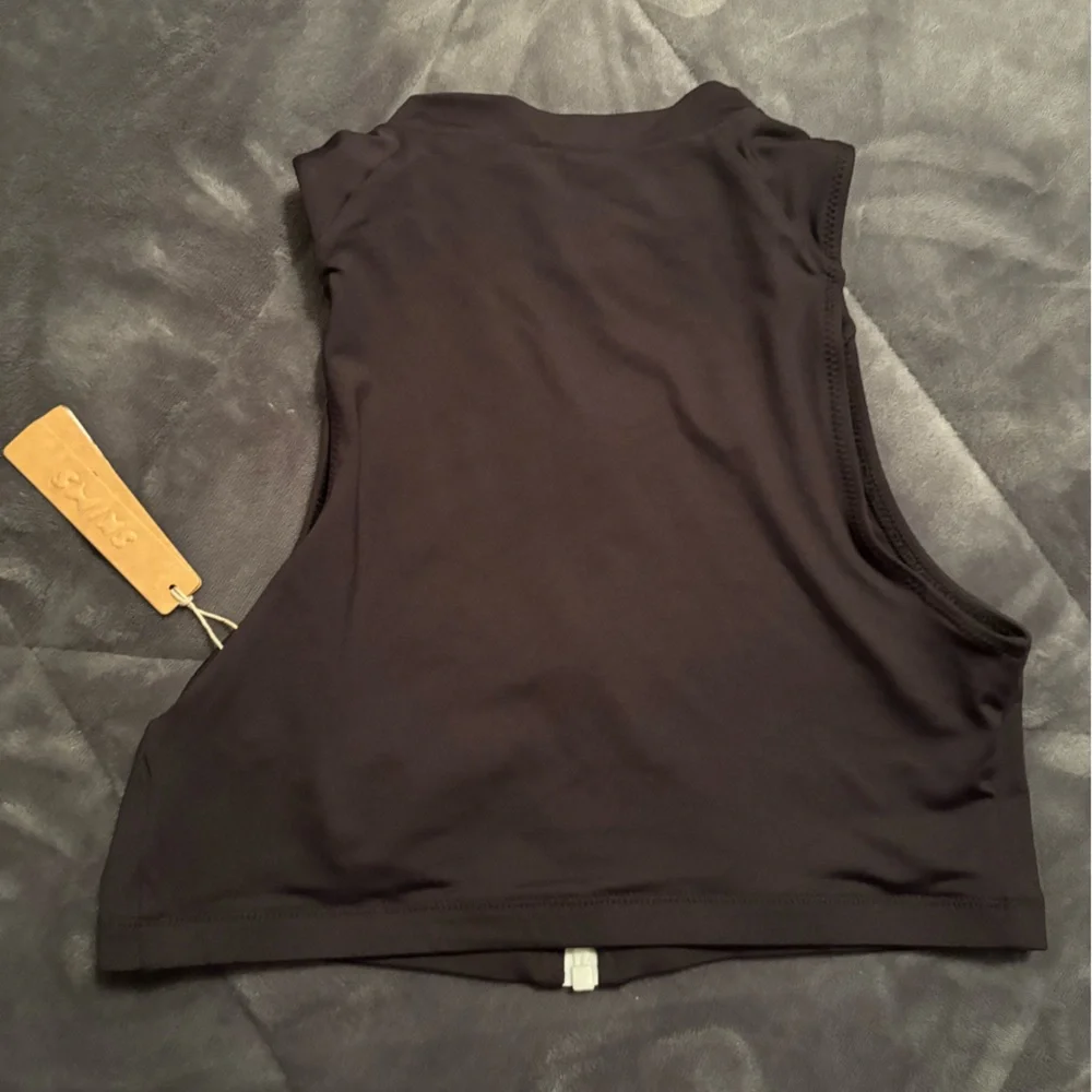SKIMS chic sporty