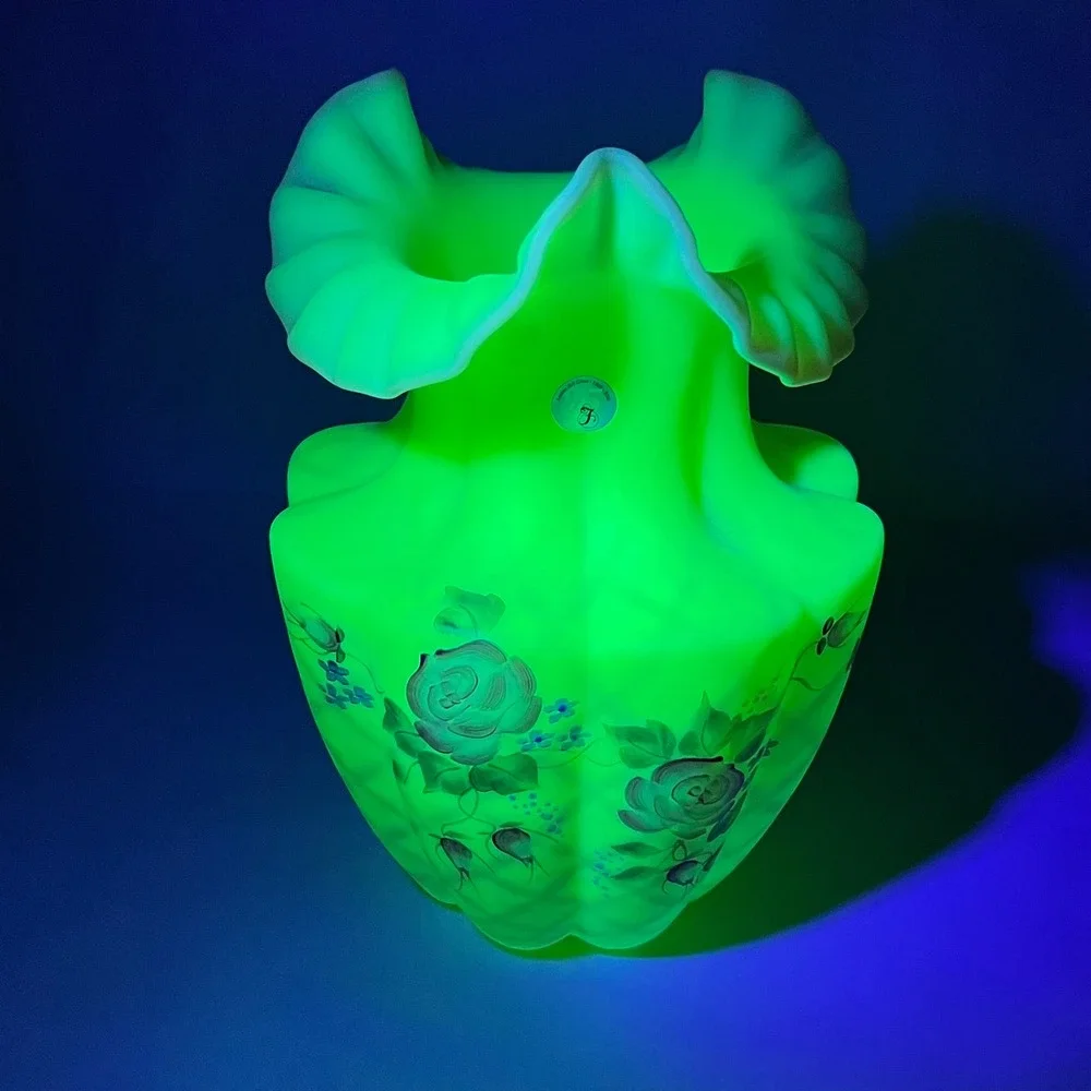 Fenton stunning large