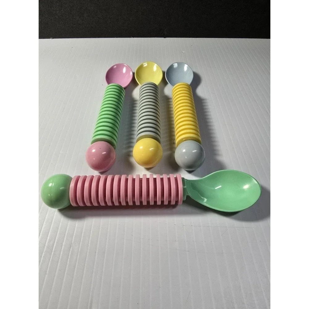 Vintage Icream Spoons And Matching Scooper 1980's Colors, Plastic, Well-Made