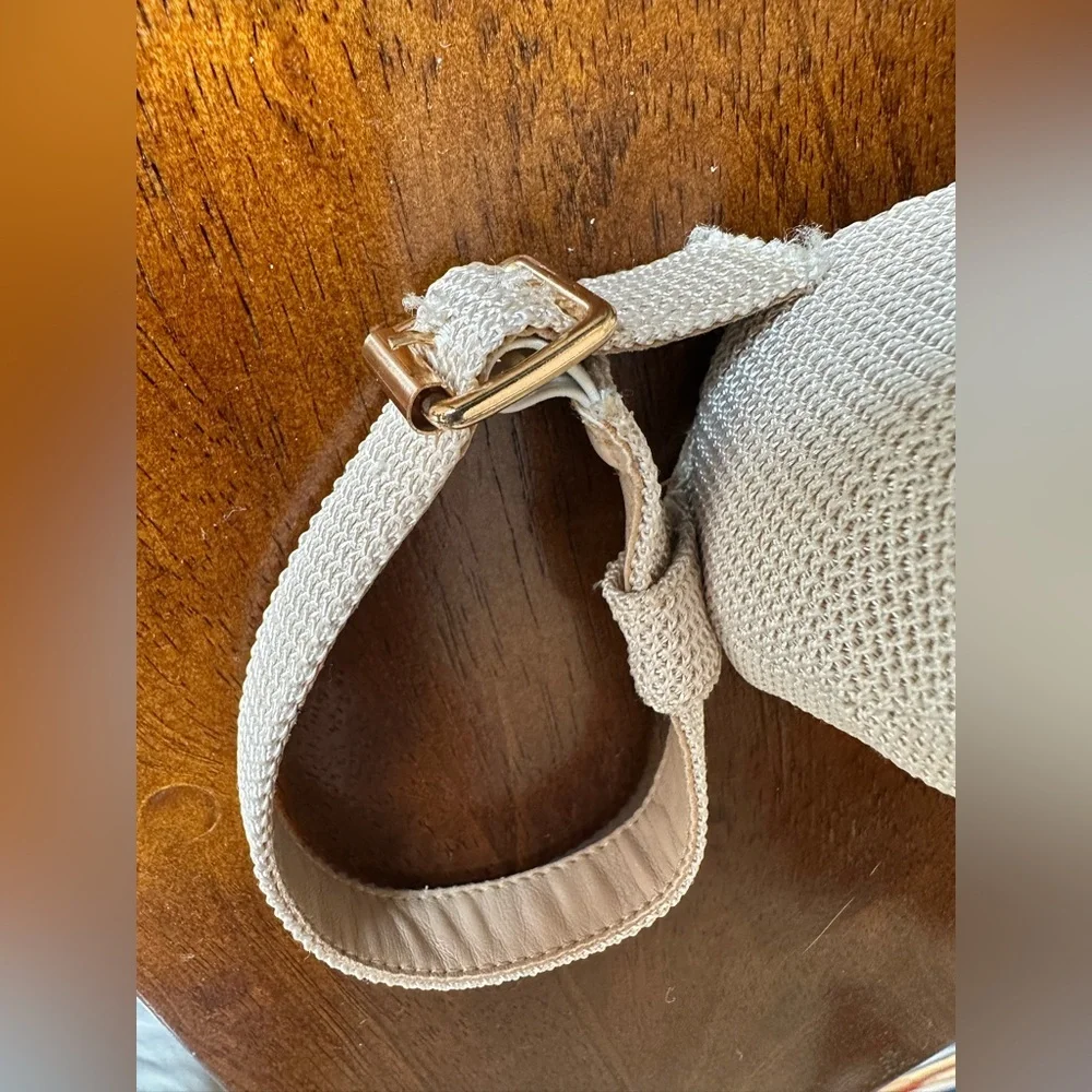 ✨‎ Beige Espadrille Wedge Sandals Closed Toe Ankle Strap Summer Size 6.5 ✨
