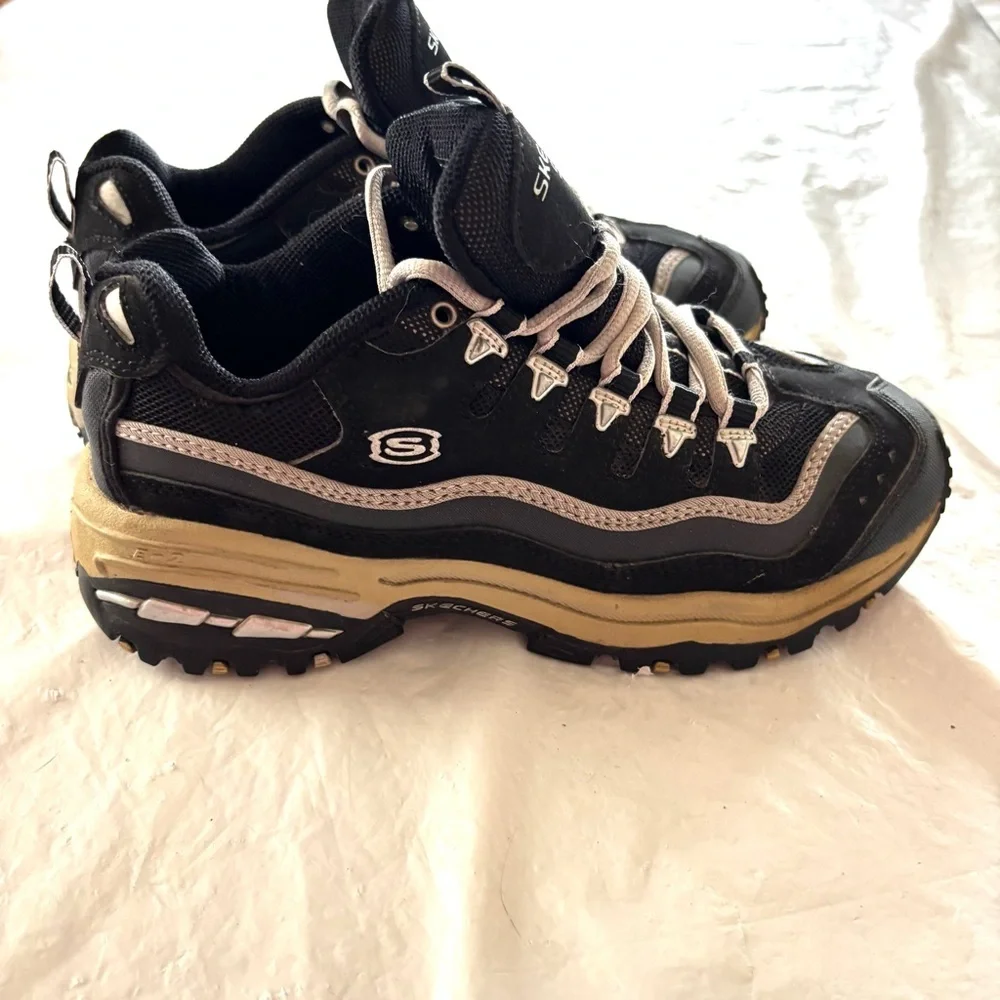 Skechers step out