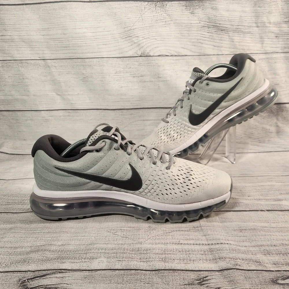 Nike black round